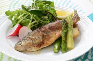 にじますのムニエル 又はかれい 鮭など Tsuruya ツルヤ スマートフォンサイト