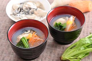 “かつおと根昆布のだしパック”を使ったかきのお吸物