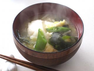 野菜たっぷり！食べるみそ汁