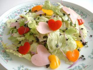ハートいっぱいサラダ