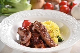牛肉のトマトソース サフランライス添え
