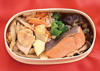 簡単に作れる お弁当のおかず　竹の子ごはんのお弁当