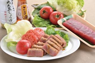 あぶりマグロのごちそうサラダ